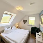 Doppelhaushaelfte Meeresbrise Апартаменты